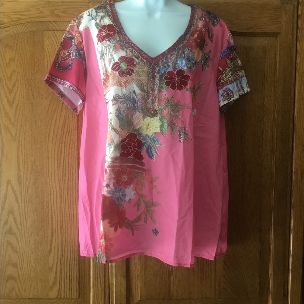 Women's Pink Floral V-Neck Short Sleeve Top